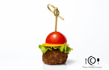 Мини кюфтенце с Чедър и чери доматче
